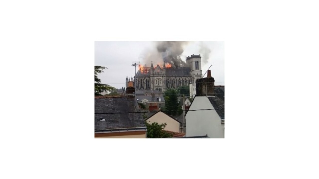 Katedrálu Saint-Donatien vo francúzskom Nantes zachvátil požiar